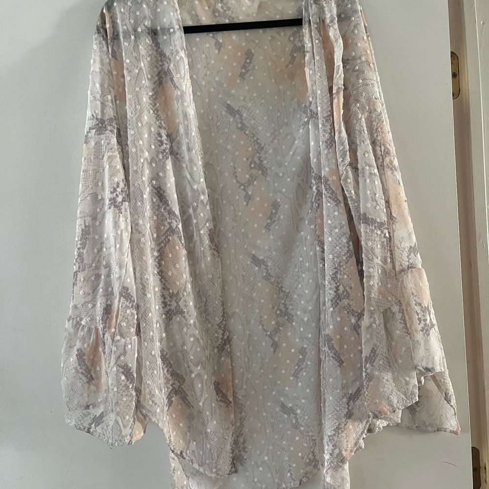 Flowy Patterned Kimono